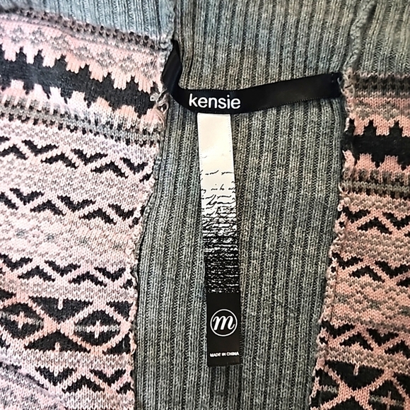 Kensie Women's Sweater Size Medium Fair Isle Shark Bite Hem Pink Gray Cardigan - Picture 2 of 7